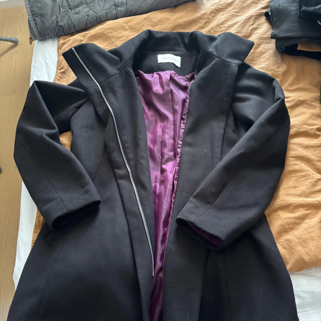 Svart kappa från Promod med dragkedja - 1