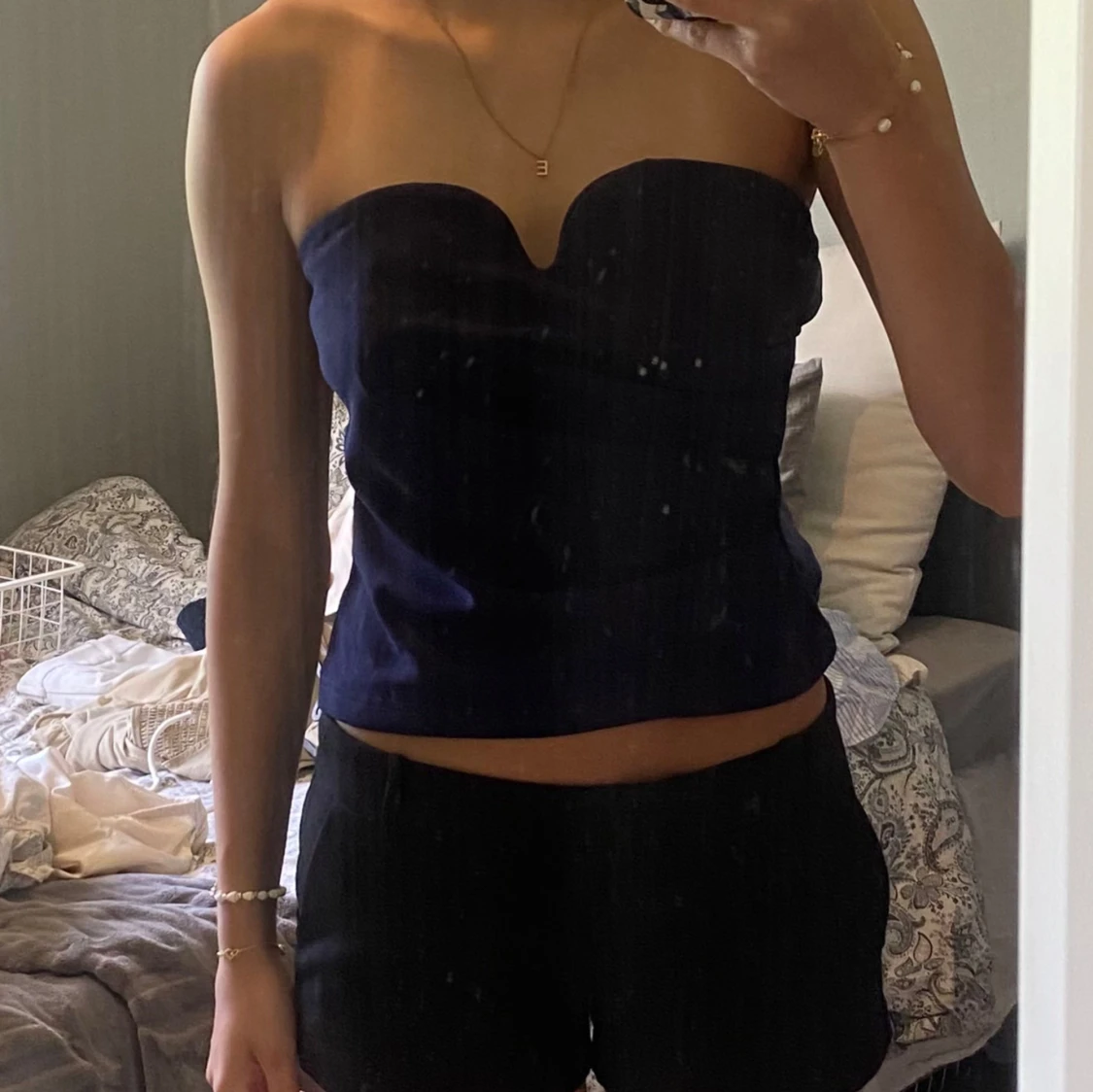 Mörkblå axelbandslös tubtopp