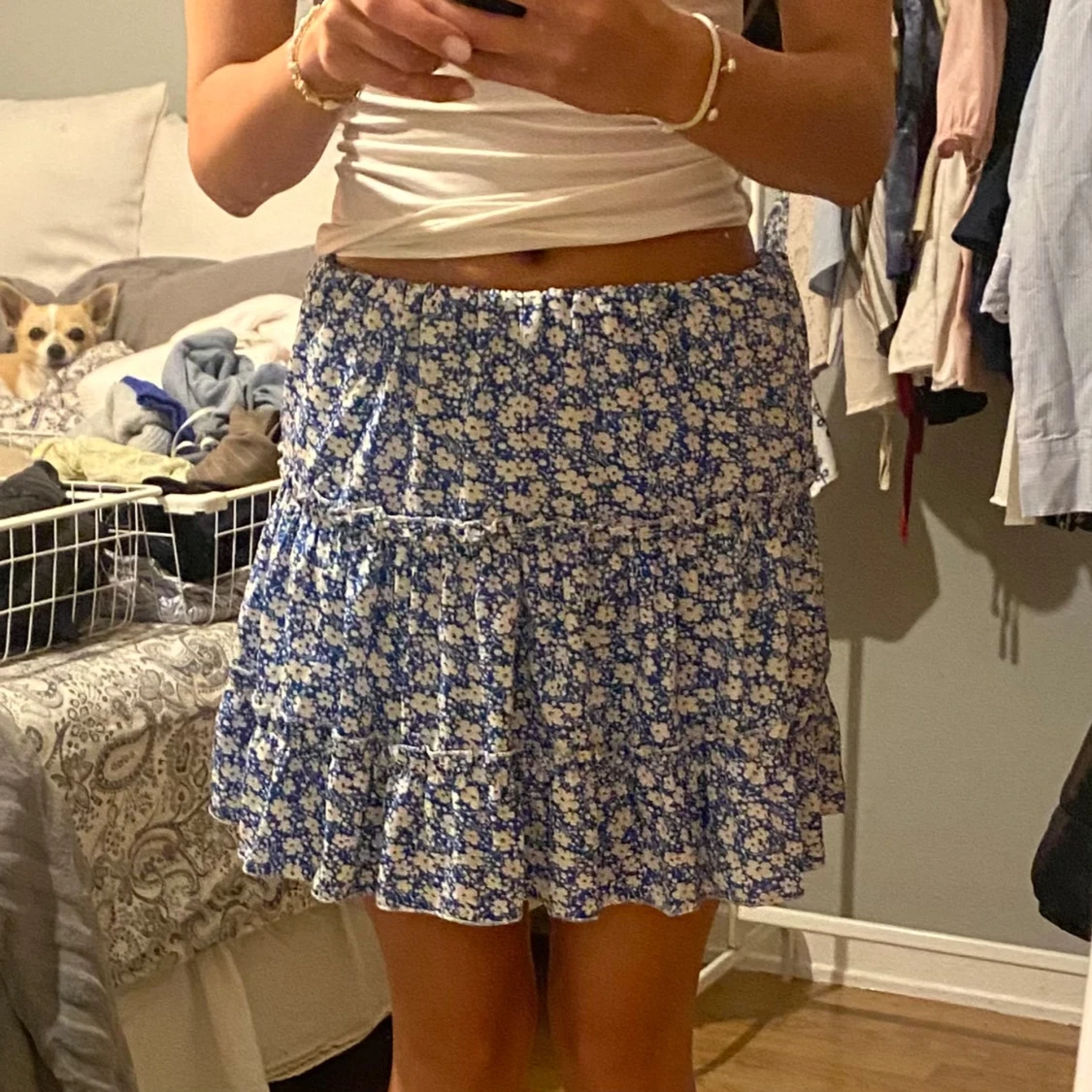 Blommig blå volangkjol