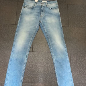 Slim fit jeans från tiger of sweden - Storlek 30/32 helt oanvända