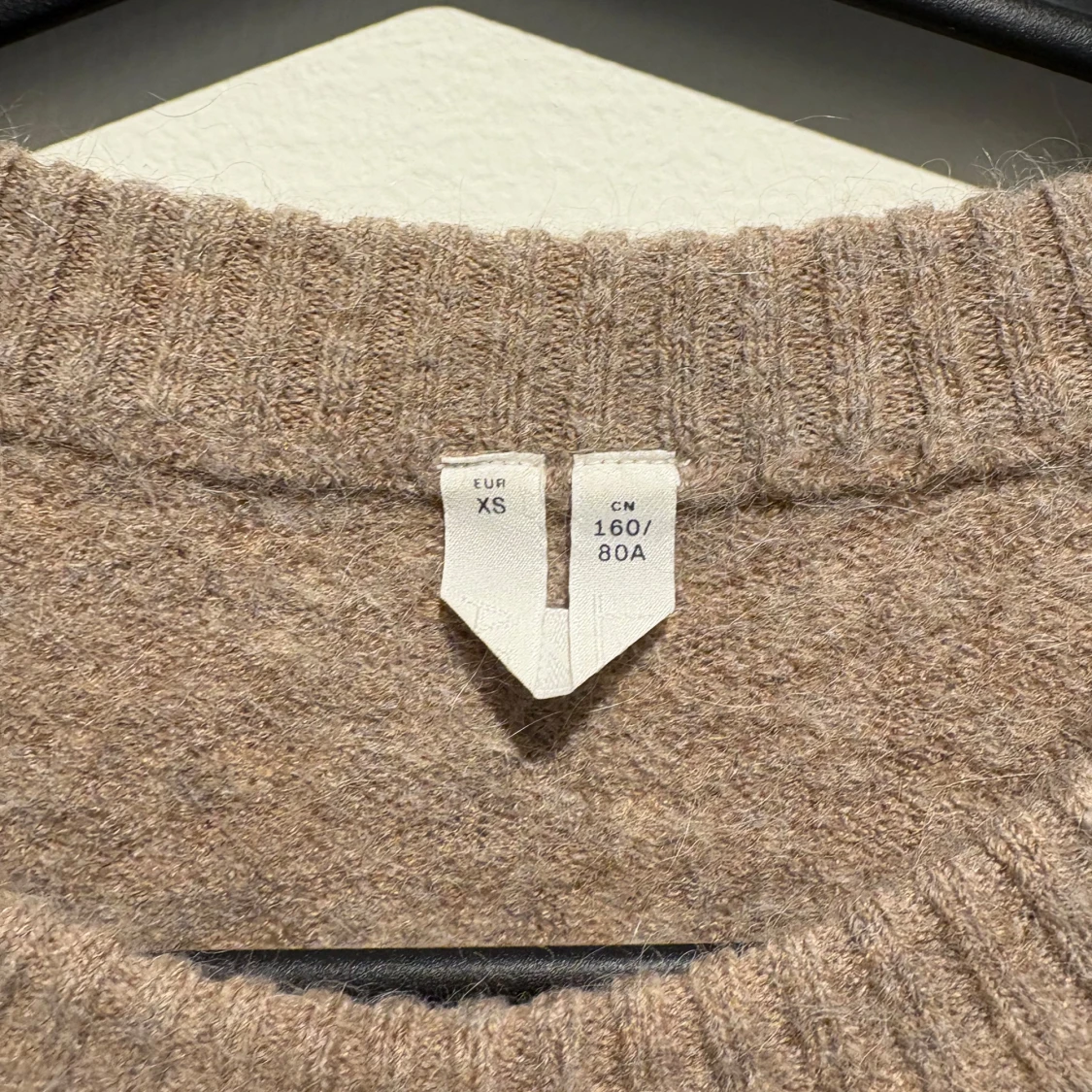 Beige stickad tröja från Uniqlo XS - 1