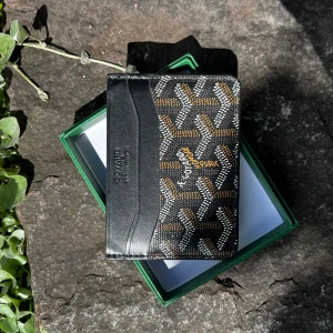 Korthållare svart - Korthållare/plånbok som kommer med lådan