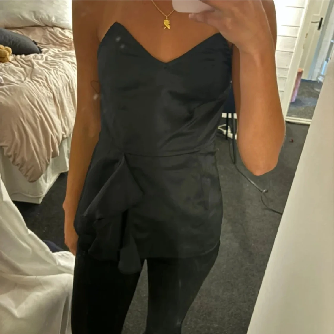 Svart axelbandslös topp - 3