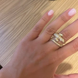 Orm ring - Så snygg😍 inga defekter 