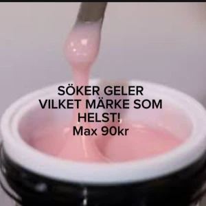 Rosa nagelgel i burk - ⚠️JAG SÖKER EN GELÉ,SÄLJER EJ⚠️En burk med ljusrosa gel för naglar, perfekt för att bygga eller förstärka naglar. Gelen har en krämig konsistens och kommer i en rund burk.