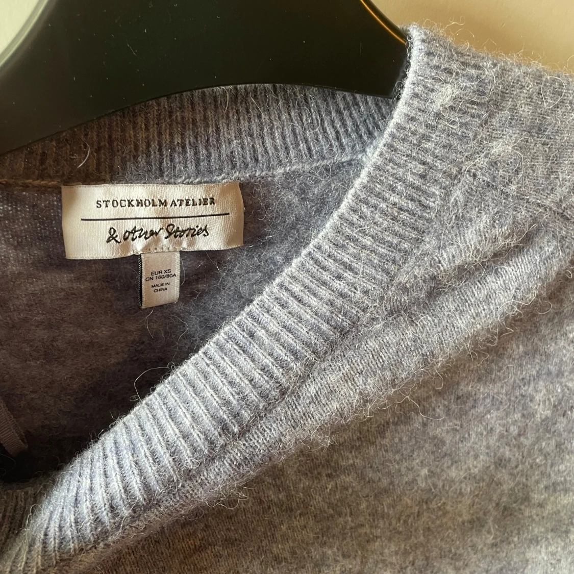 Grå stickad T-shirt  & Other Stories - 1