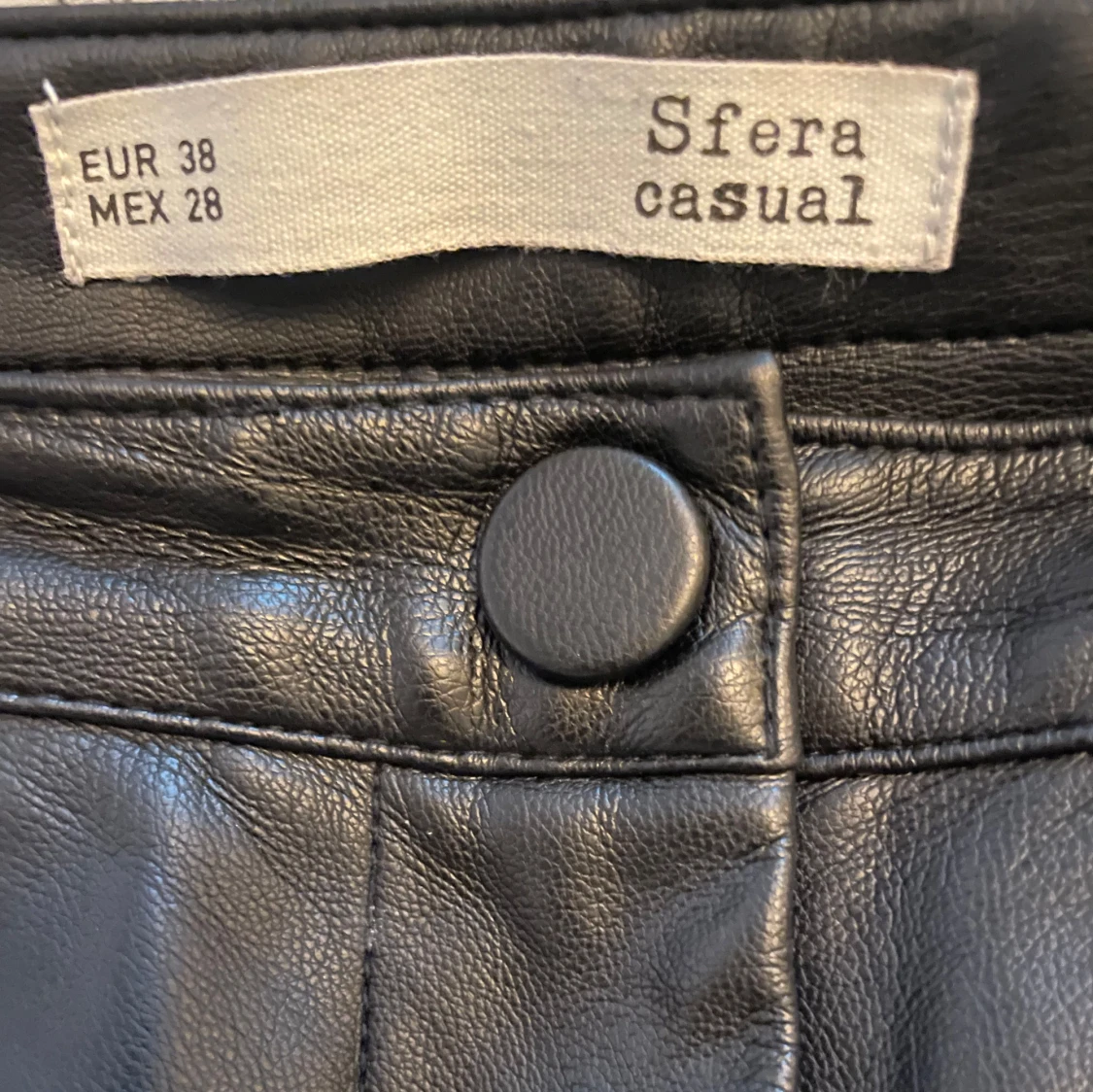 Svarta skinnbyxor från Sfera - 1