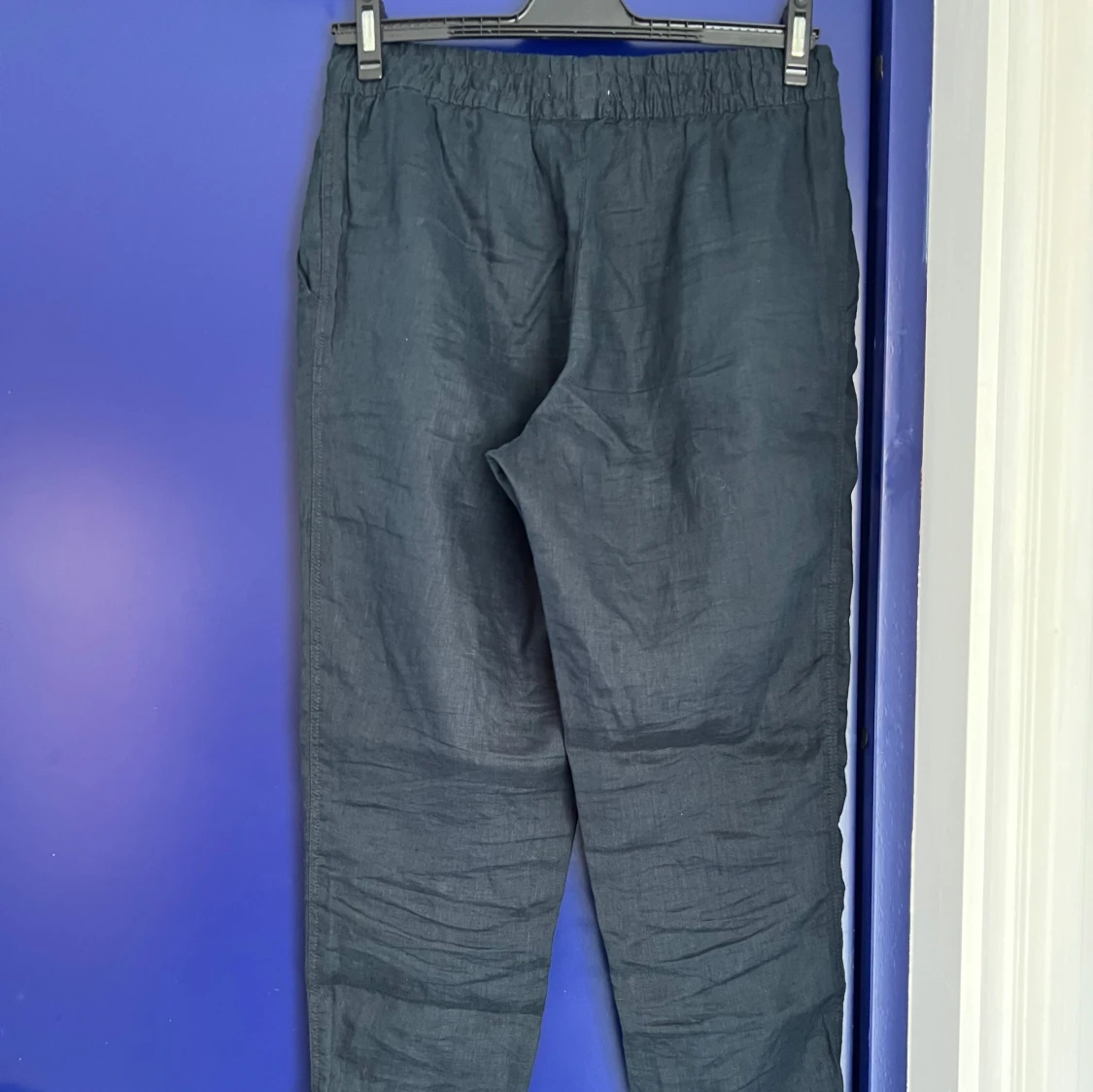 Mörkblå linnebyxor storlek M från H&M - 2