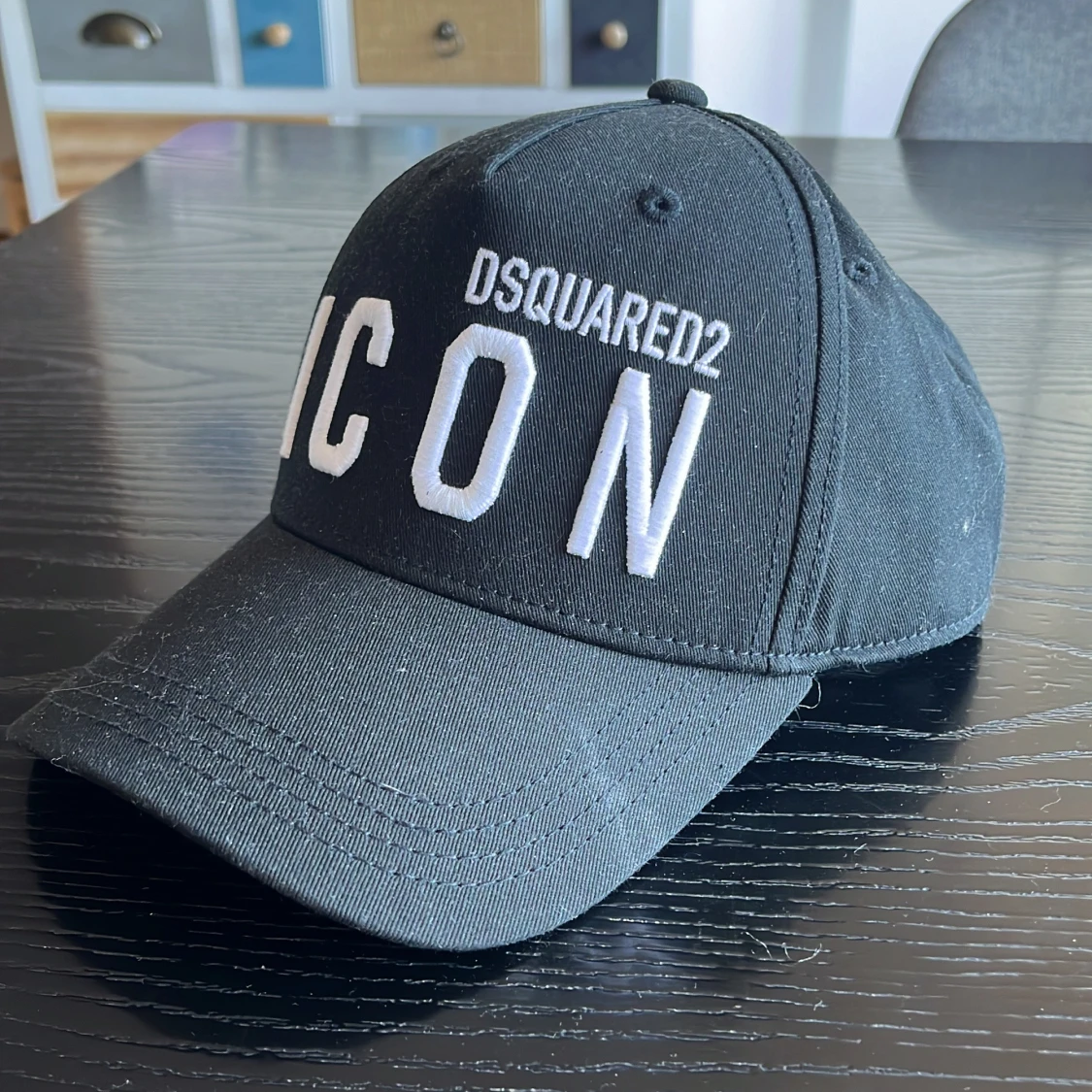 Svart keps från Dsquared2