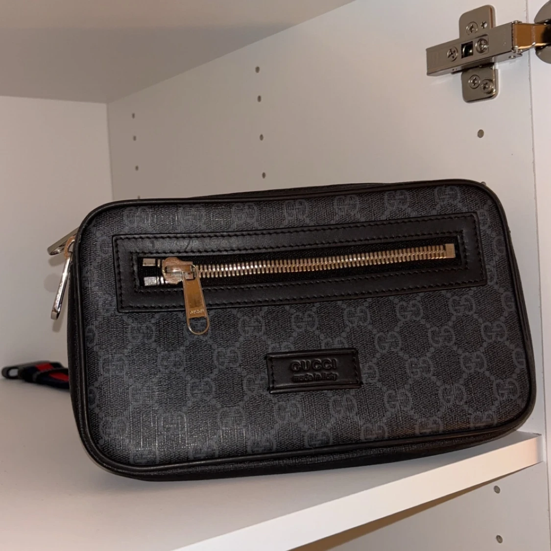 Svart axelväska från Gucci