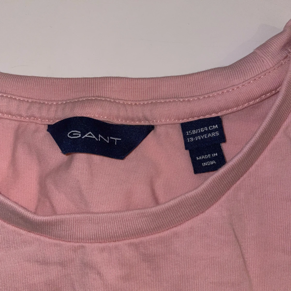 Ljusrosa GANT T-Shirt - 1