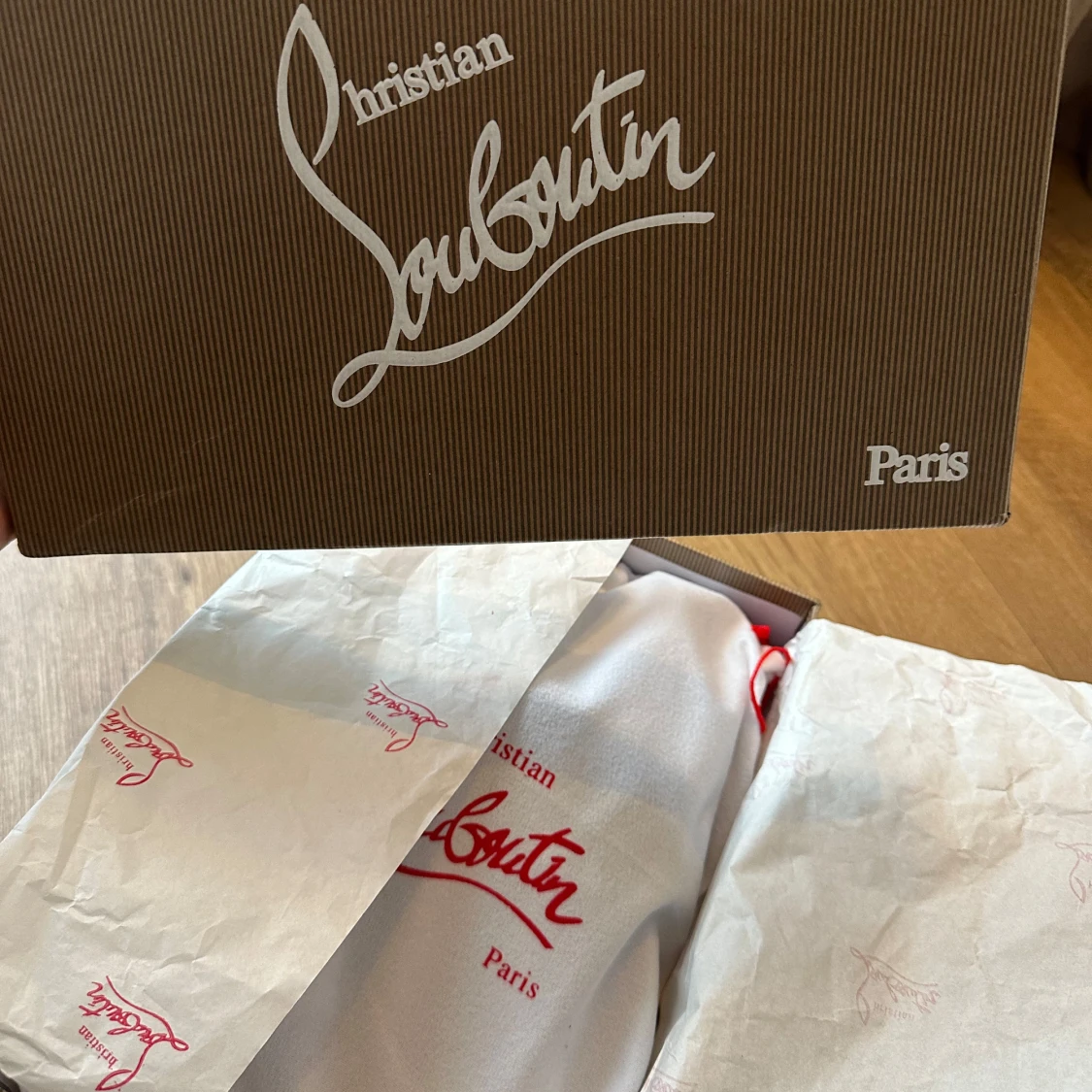 Grå sneakers från Christian Louboutin - 3