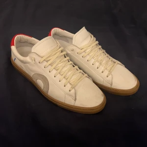 Oliver Cabell - Säljer ett par Oliver Cabell i storlek 45. Skorna är i bra skick (7-8/10). Inget og medföljer