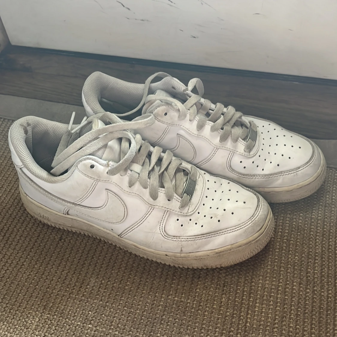 Vita Nike Air Force sneakers