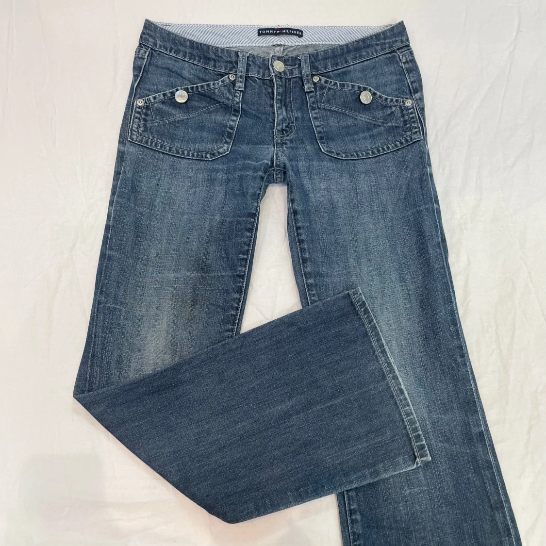 Lågmidjade bootcut jeans från Tommy Hilfiger🤩 - 2