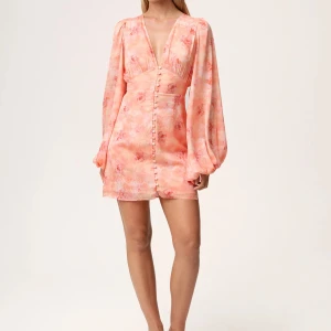 Florence Adoore - Florence klänning från Adoore i nytt skick, använd en gång, denna färg är slutsåld, storlek 38. Lite tajt i tyget så passar en person som är närmare storlek 36 än 38!🧡🧡