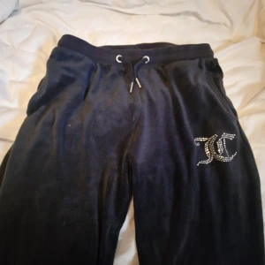 Juicy byxor - Köpta nya för 1200kr. Kan gå ner i pris. Inga defekter.