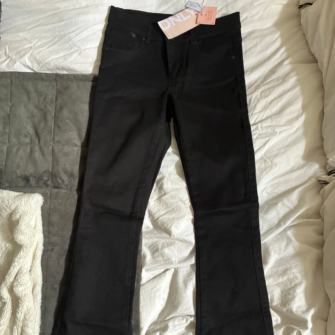 Svarta bootcut jeans från ONLY