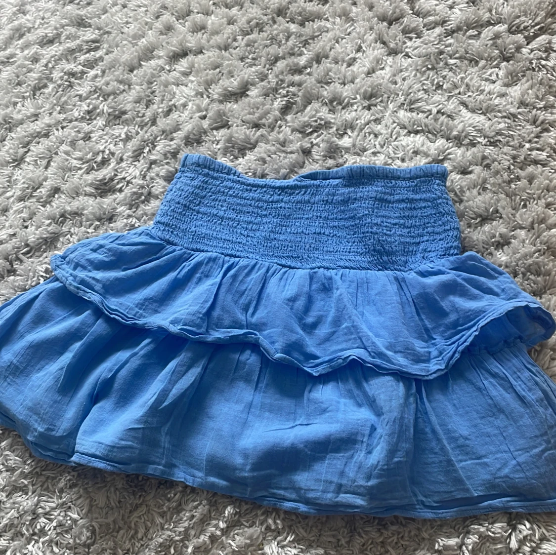 Blå volangkjol från Gina Tricot - 1