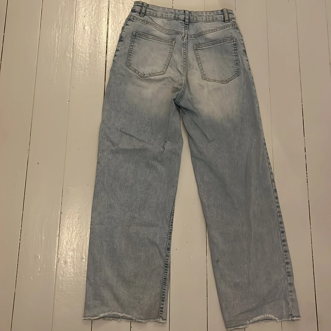 Ljusblå wide jeans från Lindex - 3