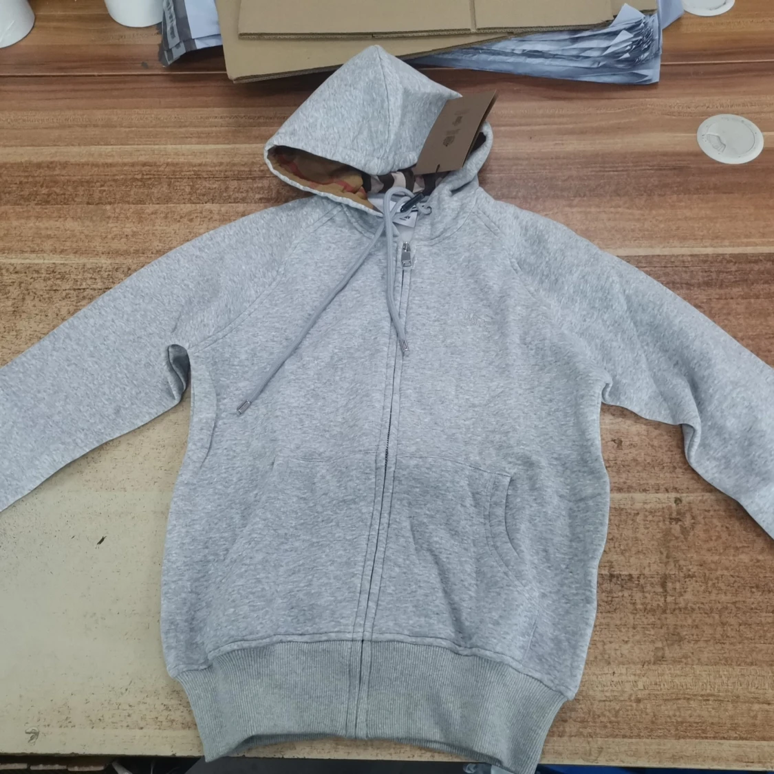 Grå Burberry Hoodie Size L/M - 1