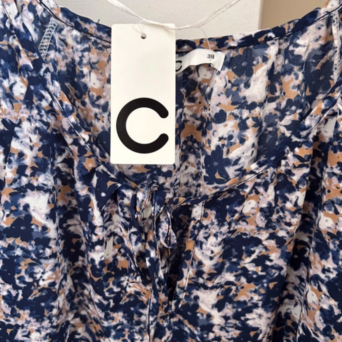 Blommig kortklänning från C - 1