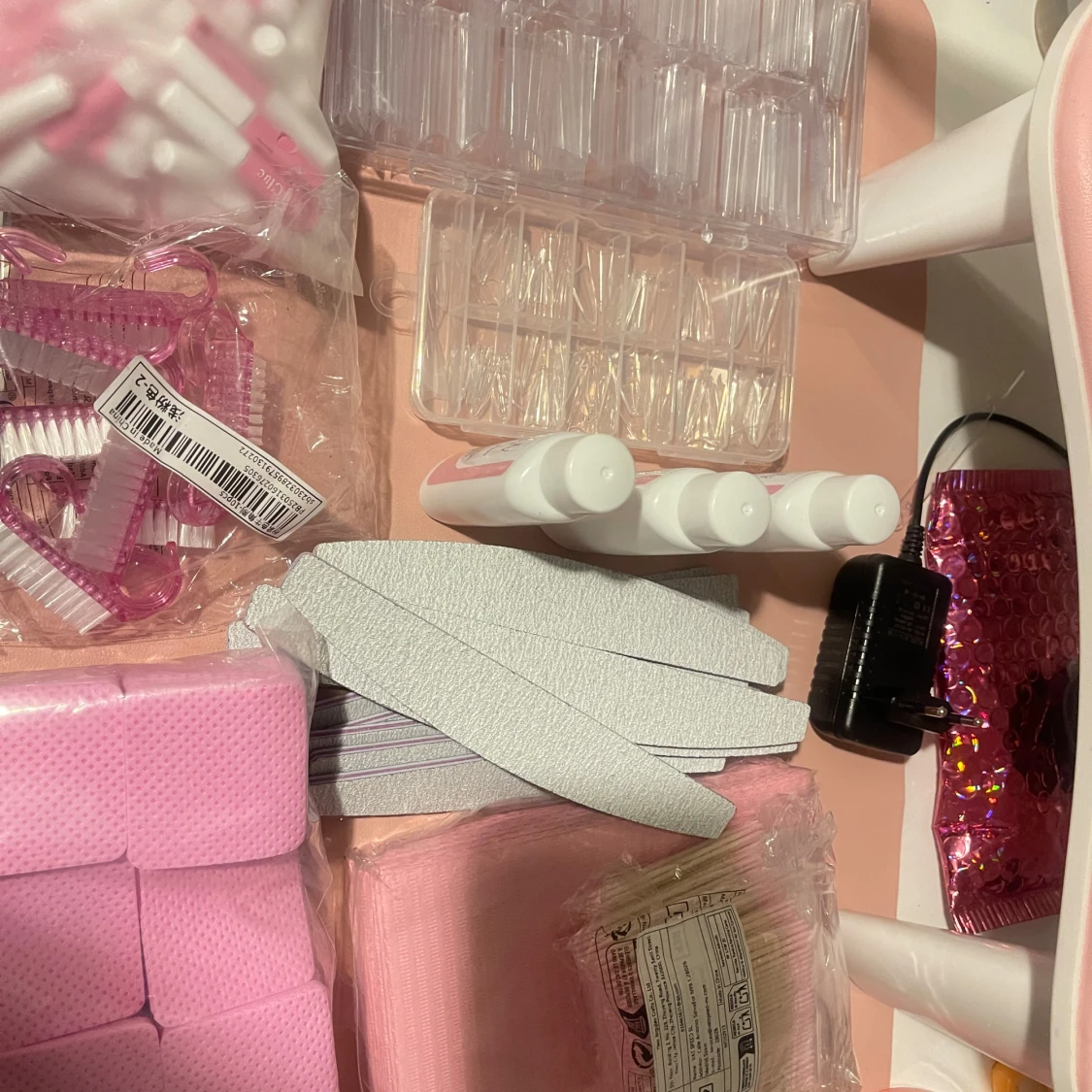 Nageltillbehör/ naglar  - 1