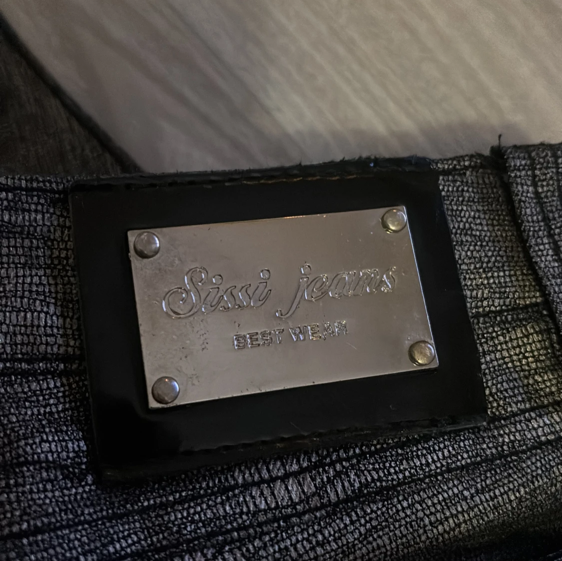 Skinnbyxor från SISSI med svarta detaljer - 3