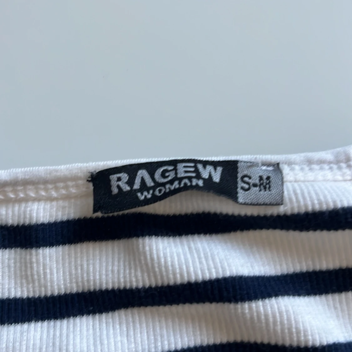 Randig ribbad topp från  - 2