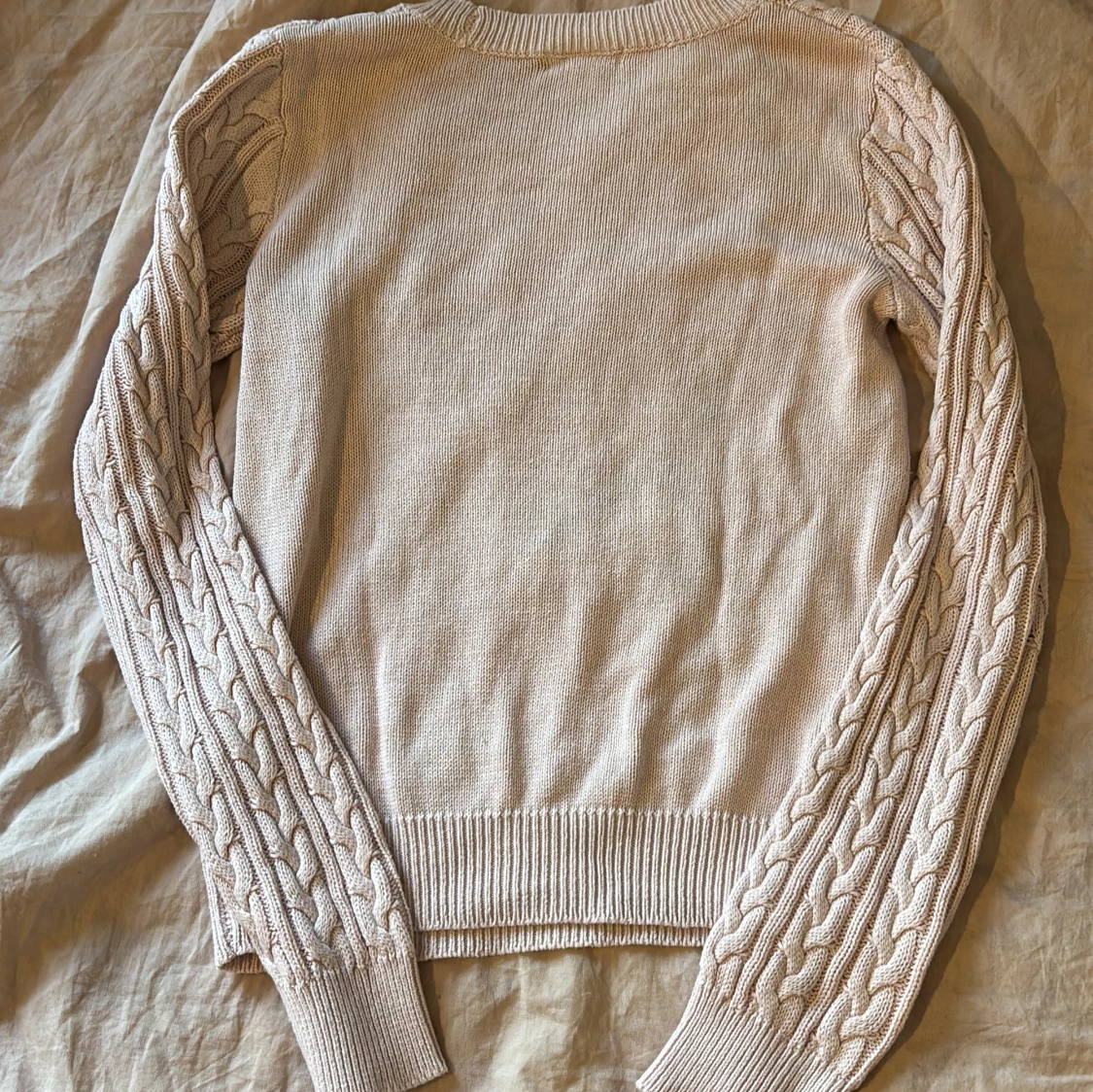 Ljusrosa kabelstickad tröja H&M - 4