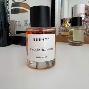 ESSNCE Orange Blossom parfym - Endast testad! Duor av killian dont be shy