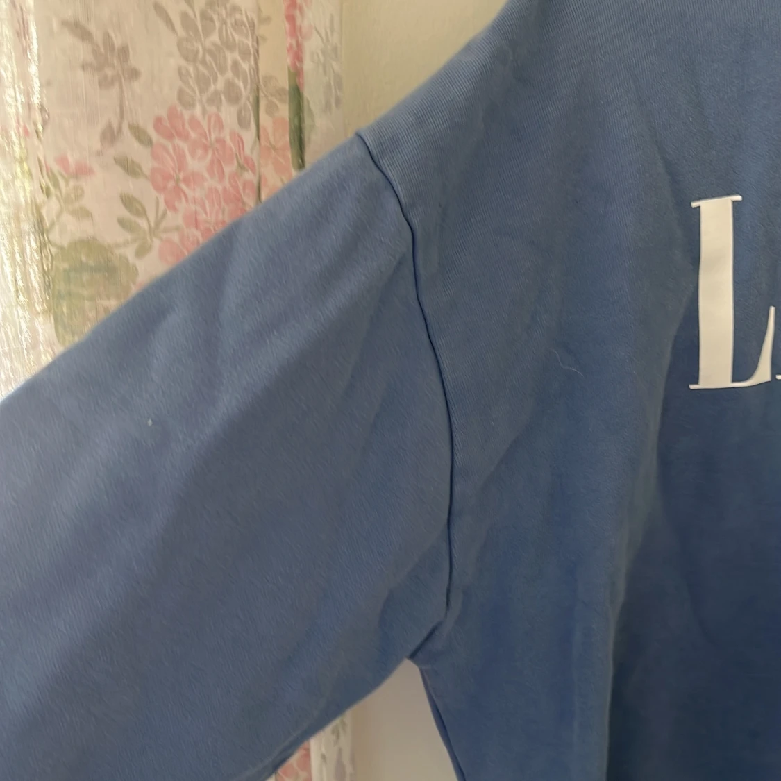 Blå sweatshirt från Levi's med logga - 4