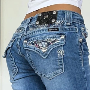 Miss me jeans - Miss me jeans i äldre modell, Lågmidjade l bootcut💕Midjemått 82cm & innerben 87cm💕stretchiga 💕jag är 165