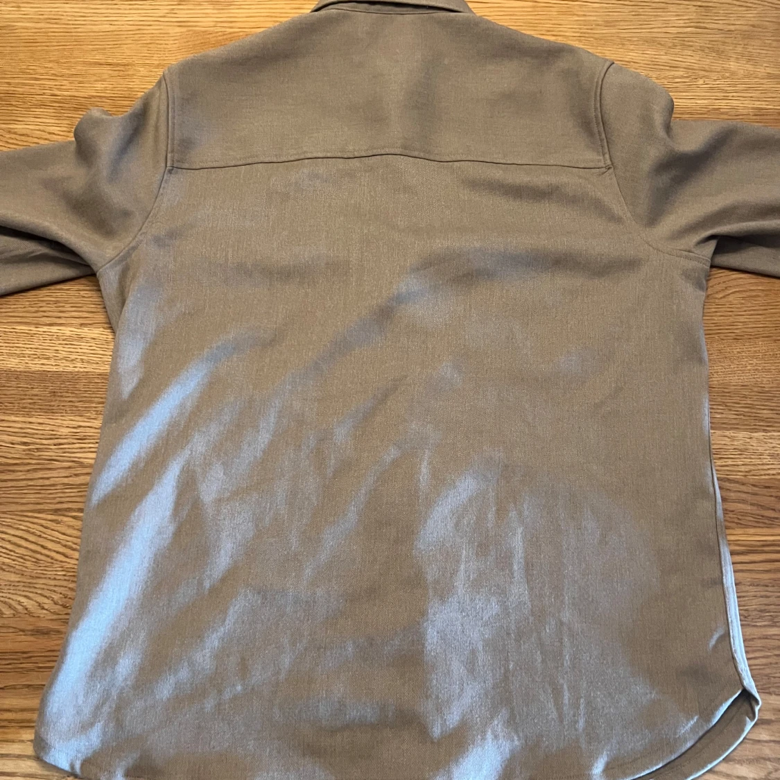 Beige overshirt från H&M med fickor - 1