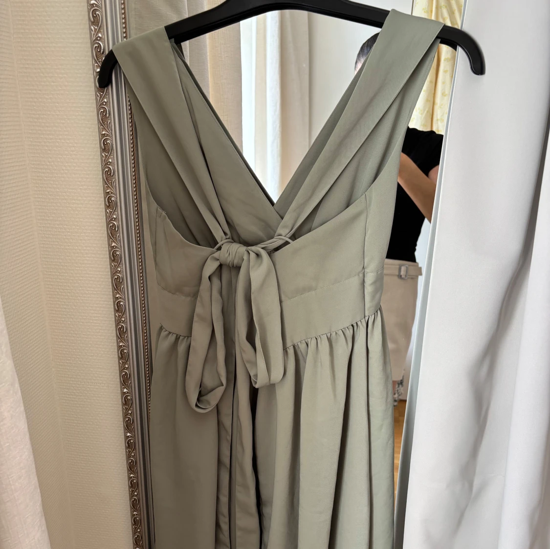 Ljusgrön långklänning från Bubbleroom - 1