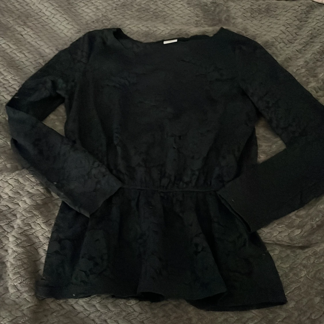 Svart spetsblus från Jacqueline de Yong