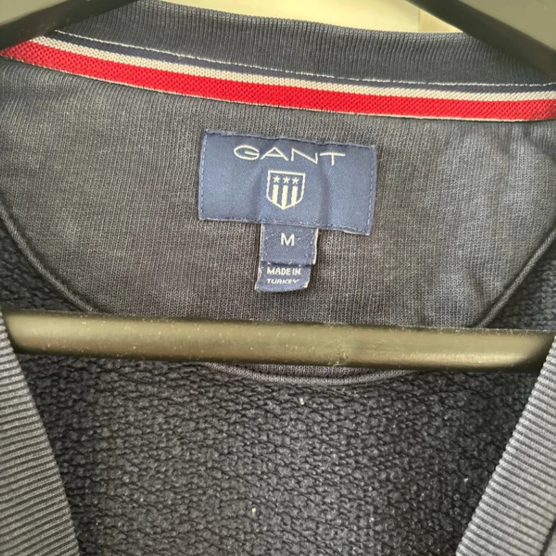 Blå sweatshirt från GANT med logga - 2