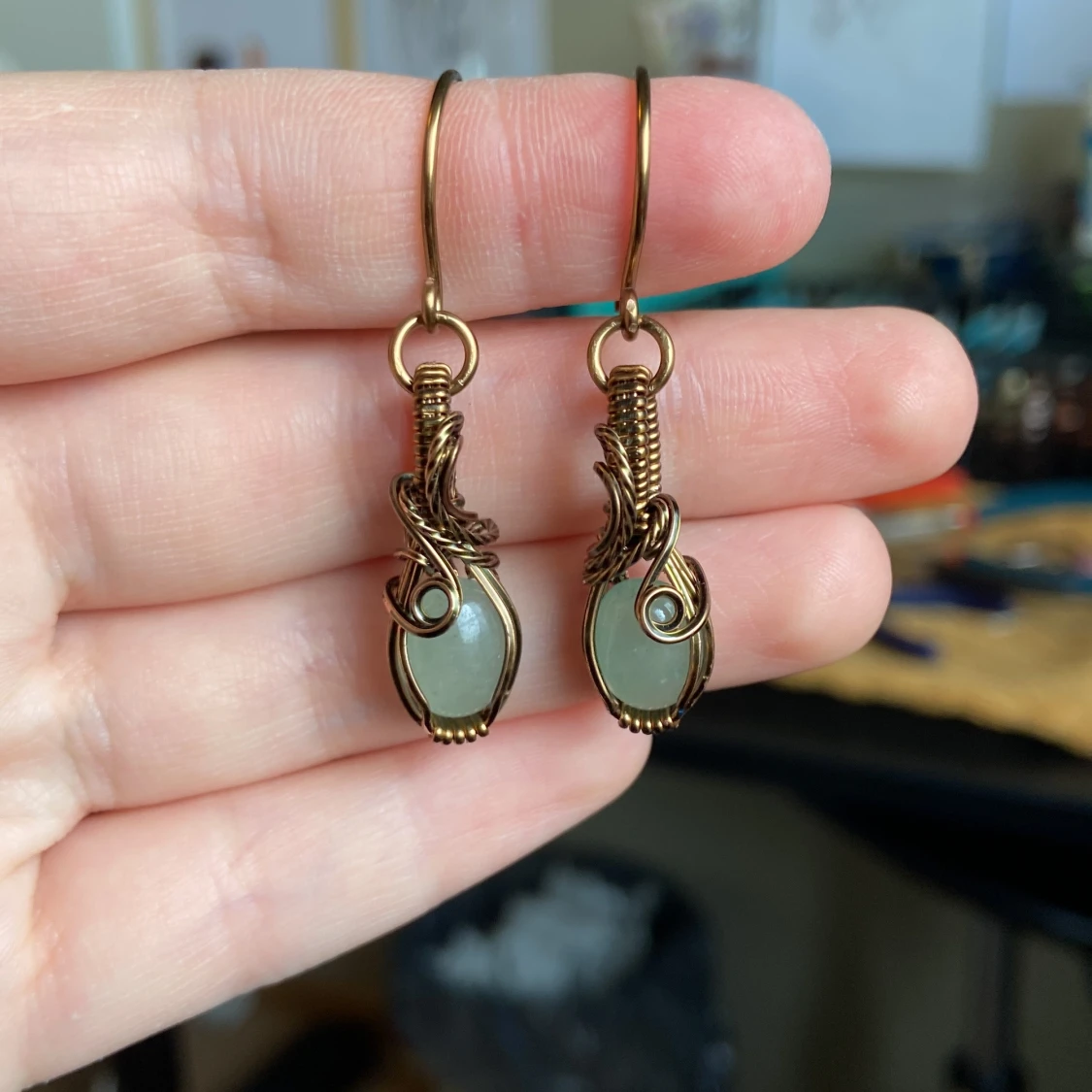 Handgjorda örhängen med gröna Aventurinstenar  - 1