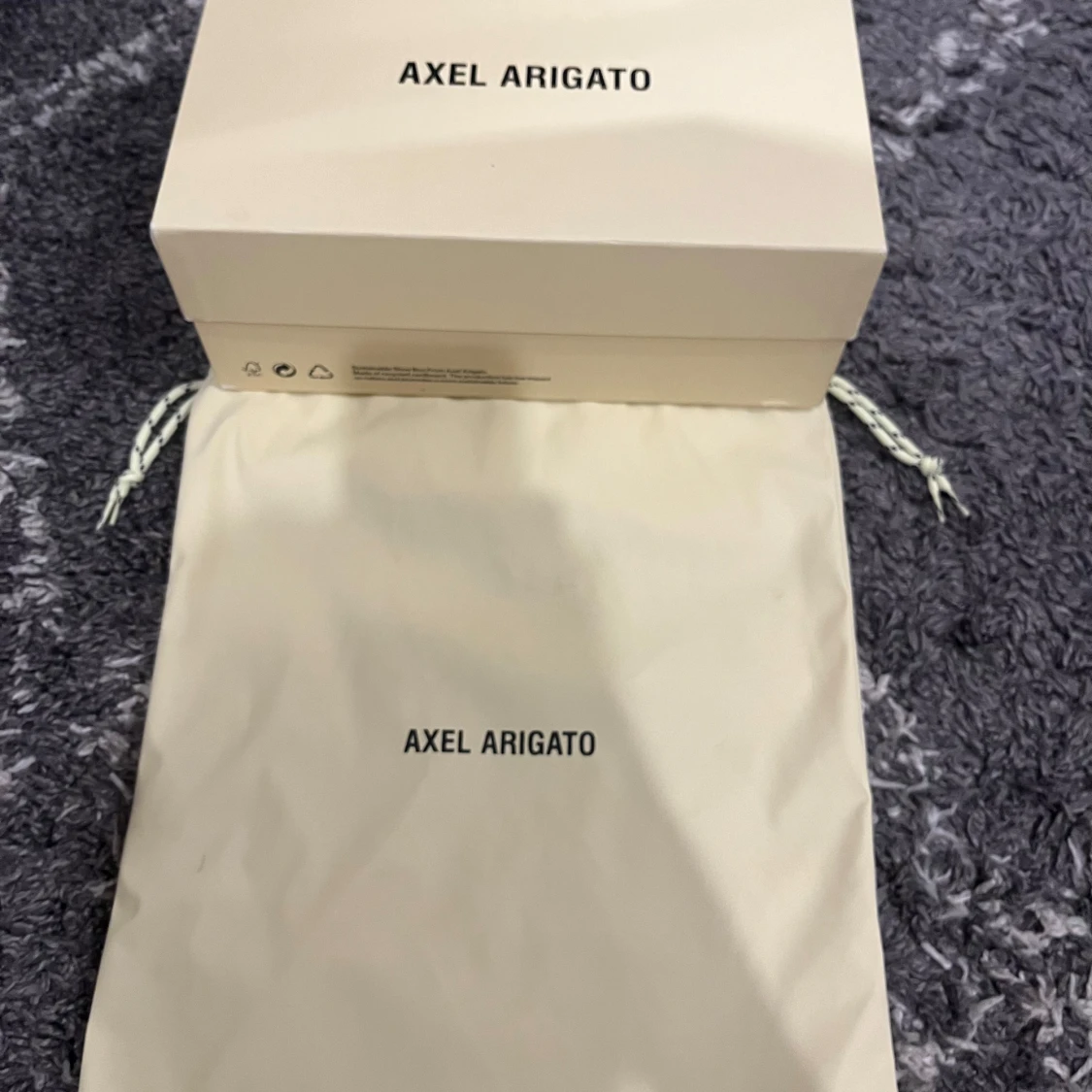 Svarta sneakers från Axel Arigato - 3