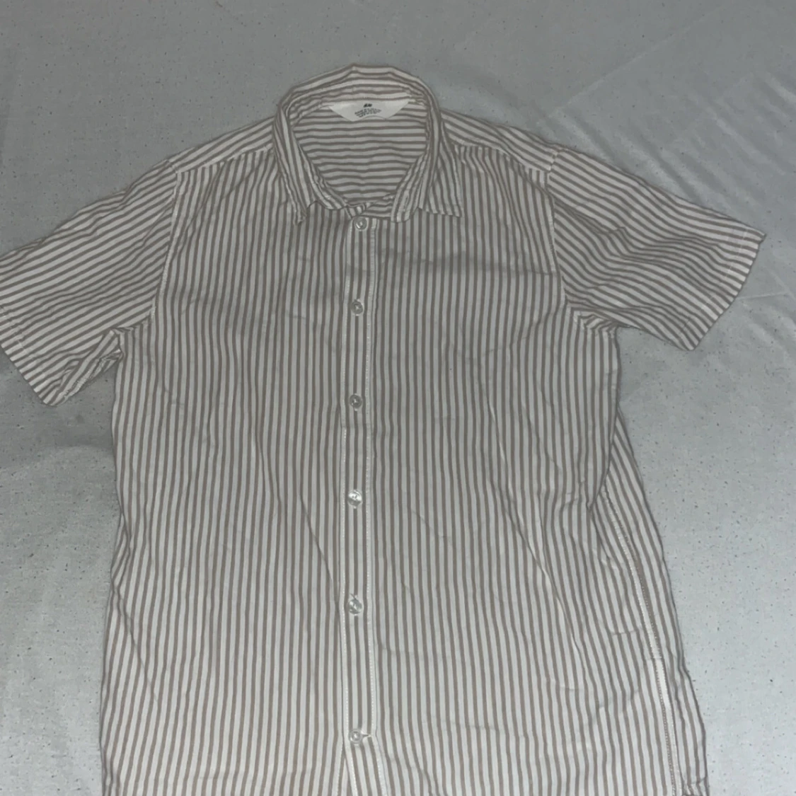 Randig kortärmad skjorta