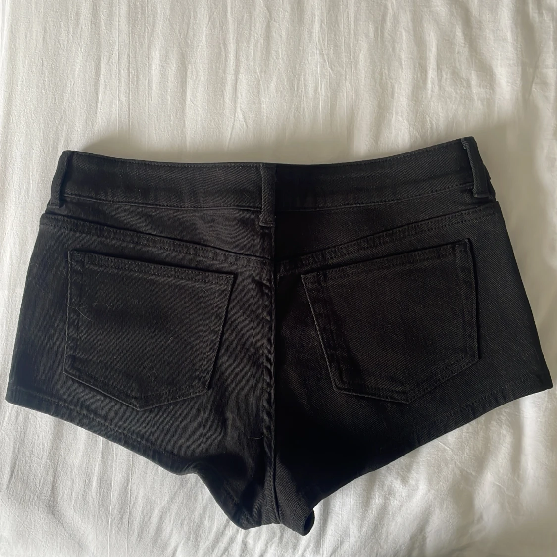 Svarta jeansshorts från H&M  - 1