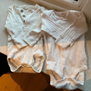 Två barn bodys från Newbie storlek 68 - Två super fina bodys från Newbie i storlek 68.