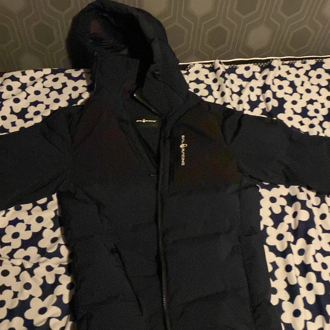 Mörkblå dunjacka från Sail Racing - 1