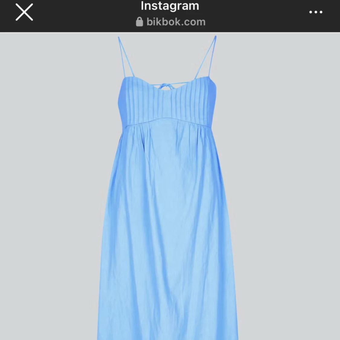 Ljusblå linneklänning från Bik Bok