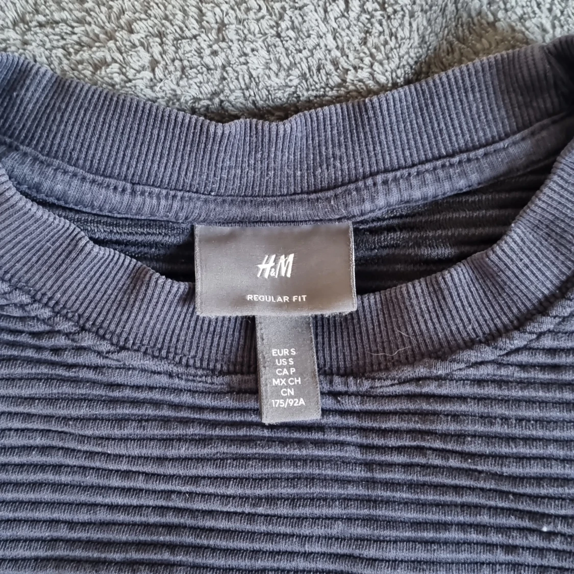 Mörkblå tröja i Storlek S - 2