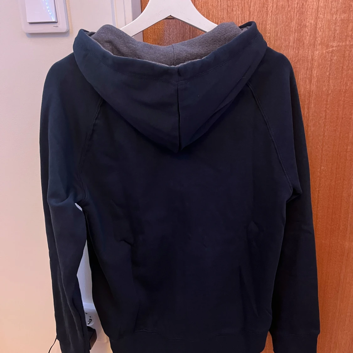 Pier One zip ny med prislapp - 2