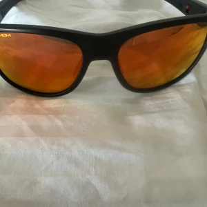 Oakley crossrange solglasögon  - Mycket bra skick, aldrig använd. Nypris 1400kr