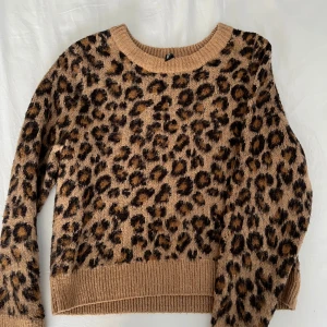 Leopardmönstrad tröja från H&M - Snygg