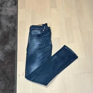 Dondup George Jeans - Skick: 9/10 Nypris 2499kr Storlek:30