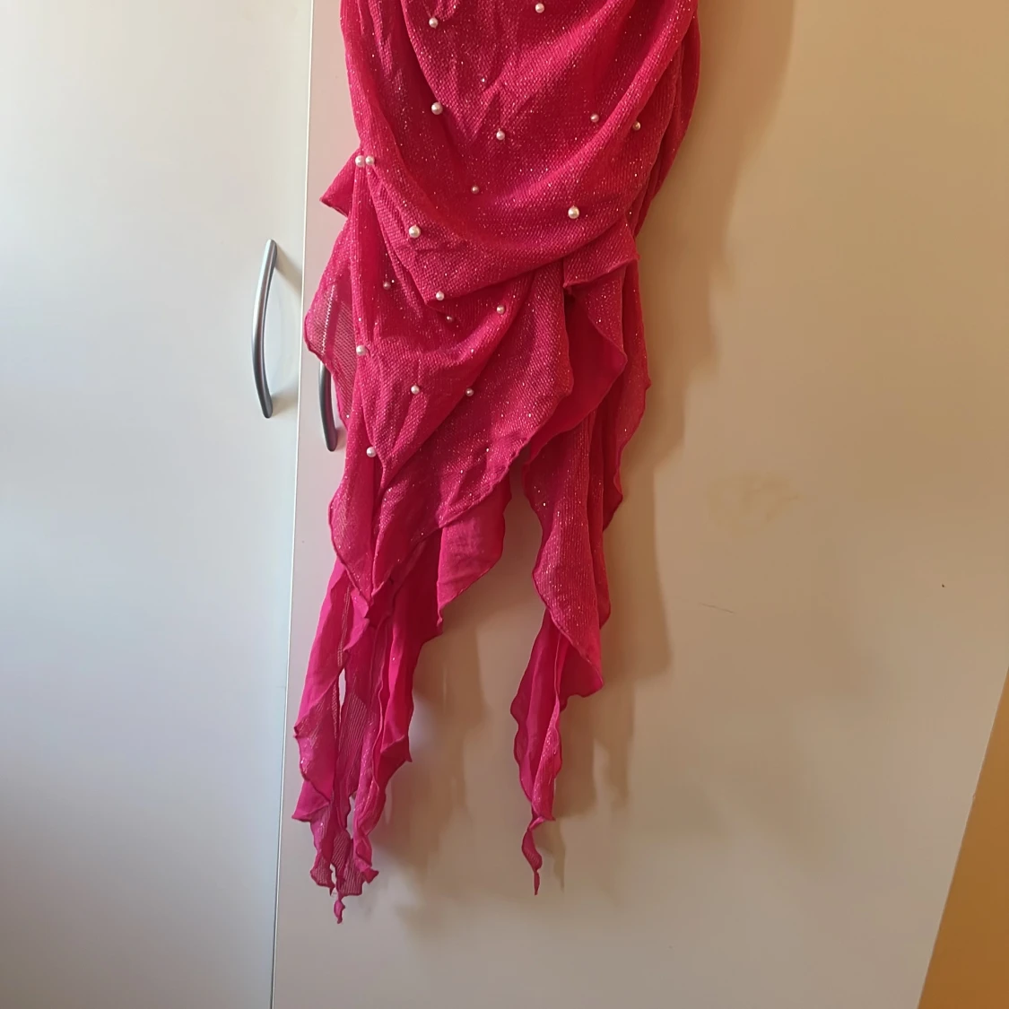 Rosa klänning med pärlor - 2